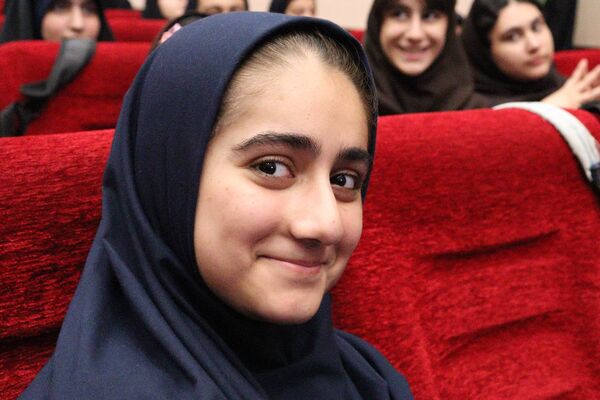 برگزاری جشن روز دختر با همکاری کانون خدمت رضوی و نهادهای آموزشی در منطقه 14 تهران 