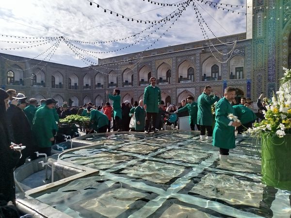 مشهد مقدس در تب‌وتاب جشن ولادت نخستین امام شیعیان  