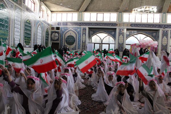 جشن تکلیف دانش‌آموزان دختر شهرستان بن 
