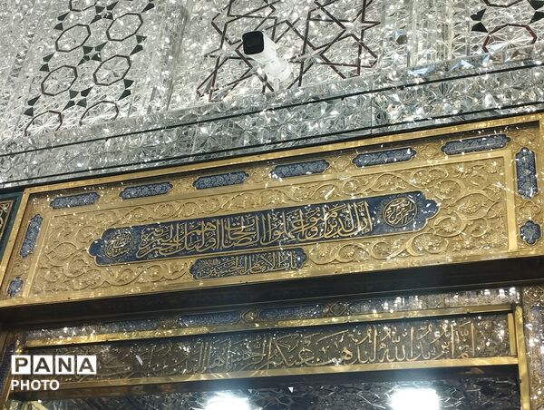 سلام زائران اربعین به باب‌الحوائج(ع) در حرم نورانی امامین کاظمین