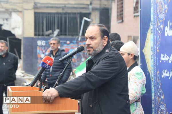 مدرسه بی‌پناه، دانش‌آموز بی‌گناه