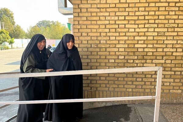  کلاس‌های دبستان دخترانه بعثت ۲ به نام مقدس شهدای شهریار
