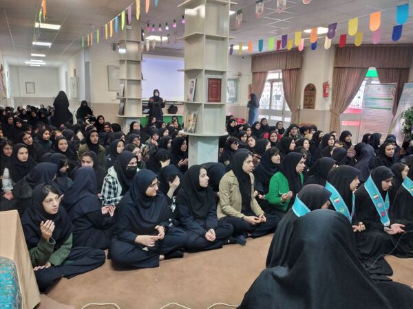 جشن نیمه‌شعبان در دبیرستان شاهد ارض اقدس ناحیه۳ مشهد