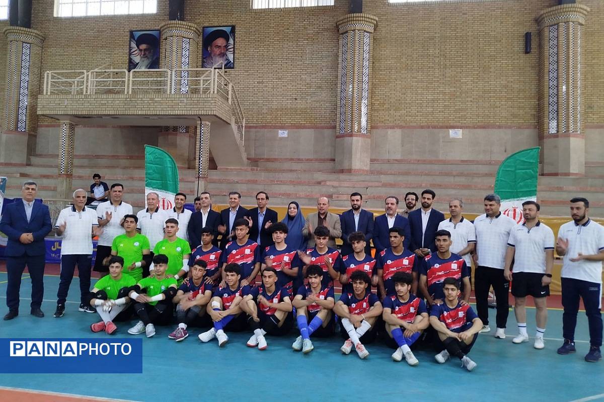 برگزاری اردوی انتخابی تیم ملی دانش آموزی فوتسال با حضور جمعی از مسئولان در ناحیه دو شهرری 