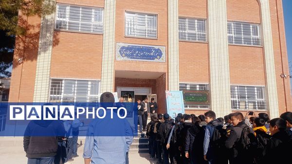 مراسم عزاداری ایام فاطمیه در دبیرستان نمونه مرحوم طاووسی شهرستان خلیل‌آباد 