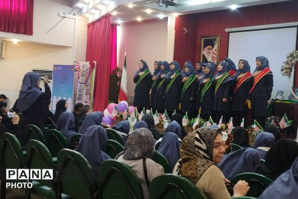 گرامیداشت هفته پیوند اولیا و مربیان در دبیرستان راضیه شکرایی ناحیه دو شهرری 
