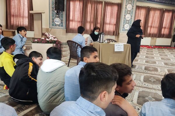 معاینات پزشکی دانش‌آموزان مدرسه انصارالمهدی قرچک