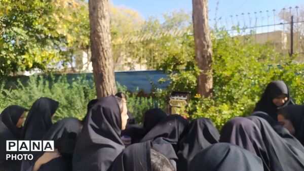 عطر و بوی دهه فاطمیه در دبیرستان فرهیختگان 