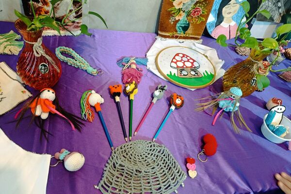  نمایشگاه فرهنگی و هنری دبیرستان عترت