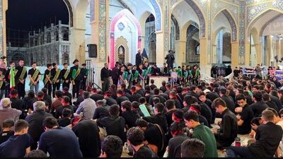 آئین سوگواری «احلی من العسل» با حضور پرشور دانش‌آموزان در حرم مطهر حضرت زینب(س) اصفهان 