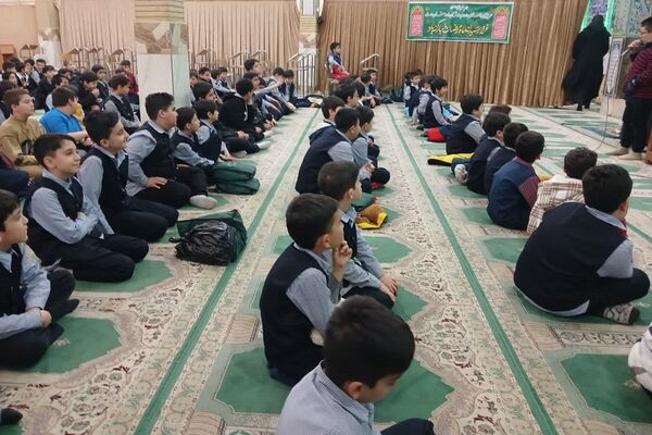 سفره افطار در دبستان شاهد بهنام محمدی ناحیه 2 کرج 