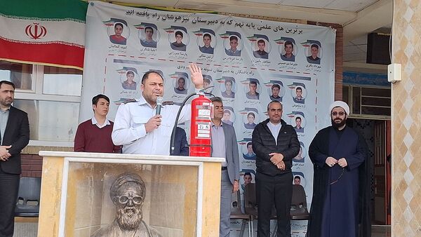 بیست‌وششمین مانور سراسری زلزله و ایمنی در دبیرستان شهید مطهری ناحیه یک کرج