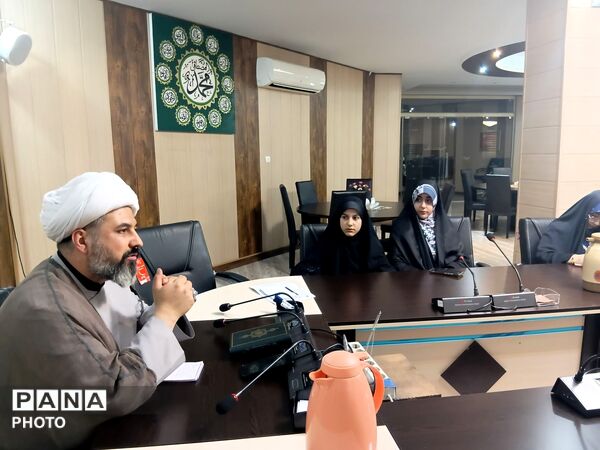 جلسه توجیهی و آموزشی دانش‌آموزان خبرنگار پانا اعزامی  استان البرز به مراسم وداع و تشییع قائد امت 