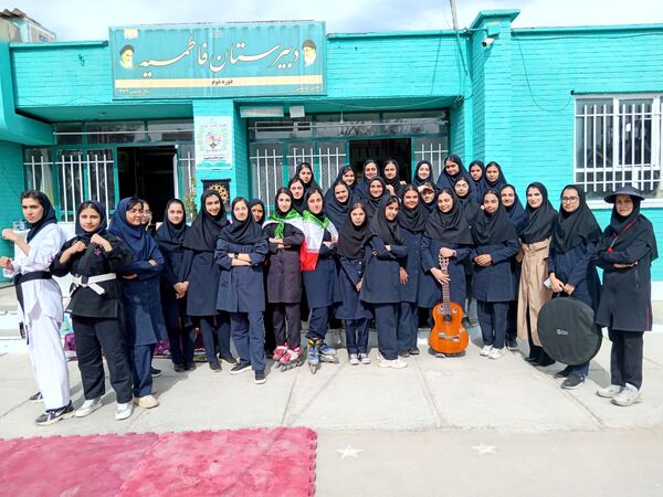 المپیاد‌ ورزشی درون مدرسه ای در دبیرستان فاطمیه