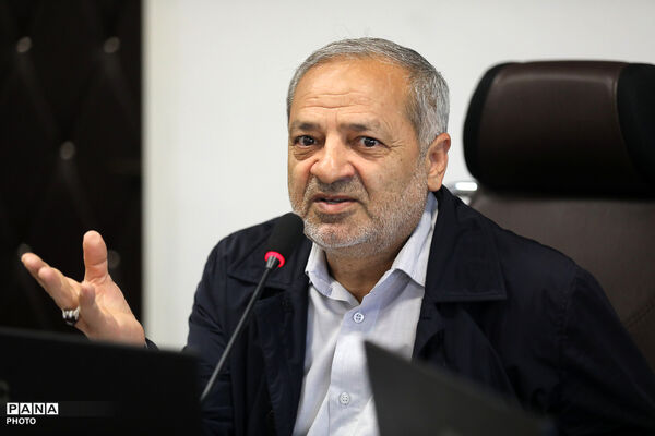 دیدار صمیمانه وزیر آموزش و پرورش با کارکنان معاونت پرورشی و فرهنگی