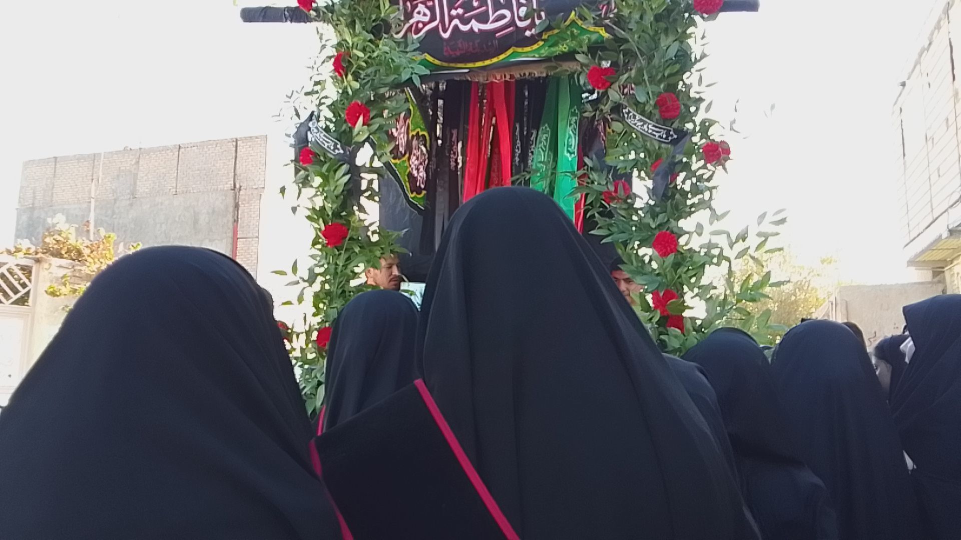 دبیرستان دخترانه حضرت معصومه سلام الله علیها میزبان پیکر شهید گمنام 