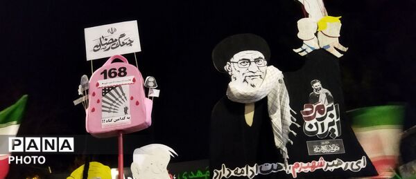 شور و خروش مردم نیشابور در سی و دومین شب شهادت رهبر انقلاب اسلامی 