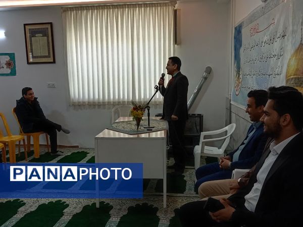 جلسه تجربه گردانی با قبول شدگان کنکور سراسری در دبیرستان نمونه آیت‌الله خامنه‌ای