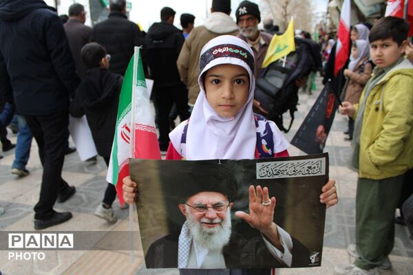 سنگ تمام دانش آموزان گالیکش در راهپیمایی روز قدس