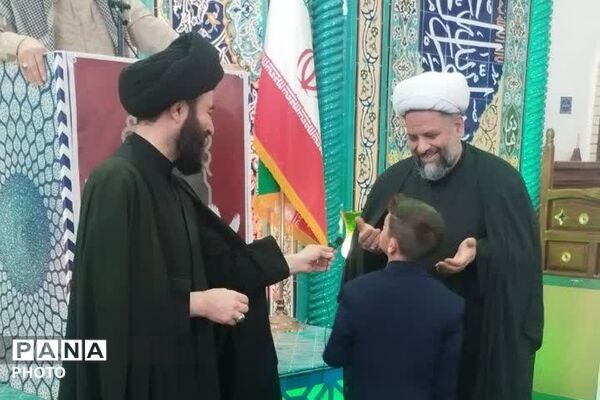 برپایی نمایشگاه منظومه فکری رهبر شهید در فیروزکوه