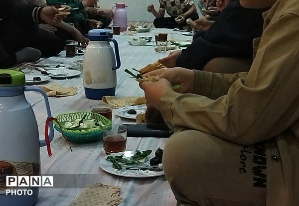 مسجد الرضای نیشابور میزبان روزه داران ماه مبارک رمضان 