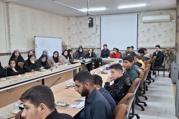 نشست مدیر آموزش و پرورش شهرستان قدس با رؤسای شورای دانش آموزی مدارس