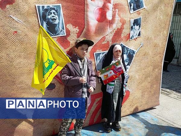 راهپیمایی روز قدس با حضور مردم ولایت‌مدار مشهدی