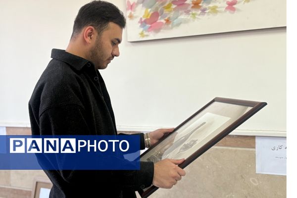 ارزیابی کیفیت آثار دانش آموزان در بازدید معاون پرورشی اسلامشهر از دبیرخانه مسابقات فرهنگی هنری "فردا"