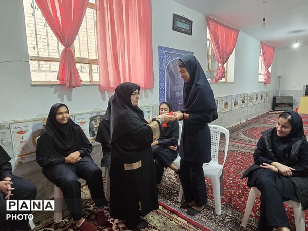 مرحله آموزشگاهی مسابقات حافظ خوانی در خلیل آباد