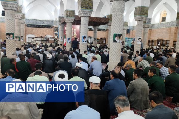 مراسم چهلمین روز شهادت شهدای اقتدار با حضور گسترده مردم کردستان در سنندج 