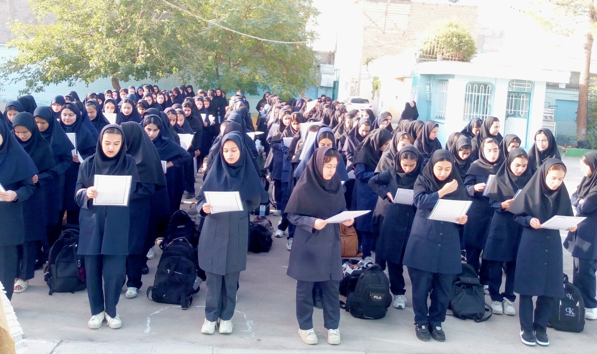 برگزاری مراسم ختم قرآن در دبیرستان دخترانه فاطمیه