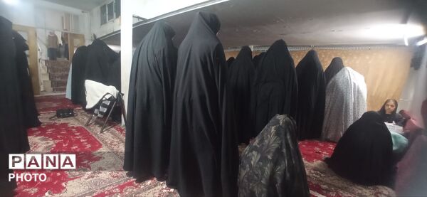 شب زنده داری بانوان روستای جیز آباد در شب های قدر