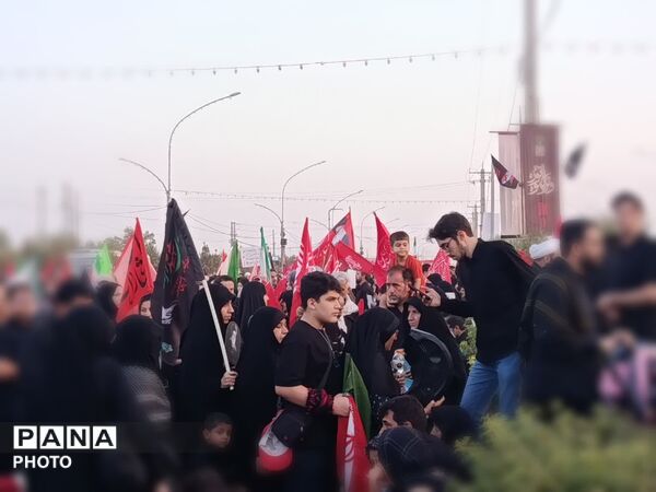تلاقی دریای سرخ و سیاه مردم در حماسه وداع با قائد امت