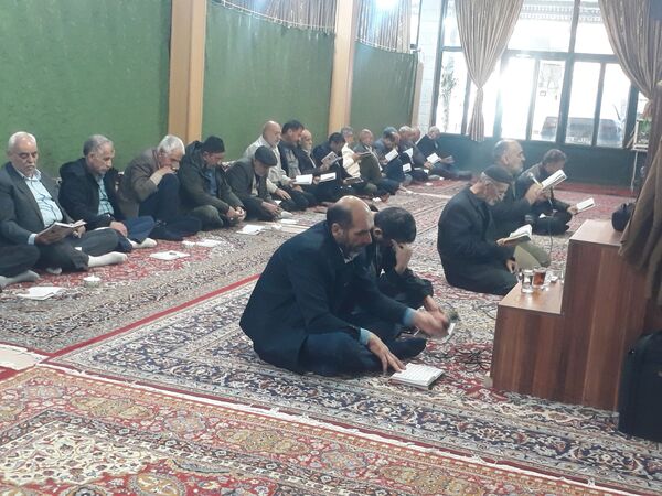 قرائت دعای پرفیض ندبه در مسجد ابوالفضلی بار