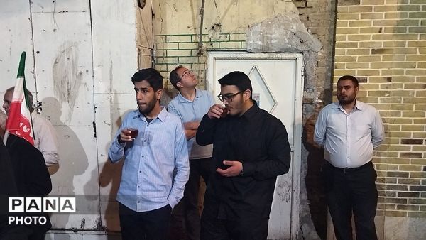 هفتاد و پنج شب چایخانه مسجد الزهرا میزبان سنگربان نیشابوری شد 