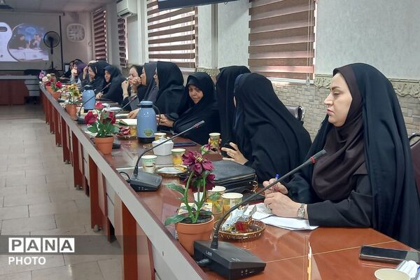 توانمندسازی مشاوران مدارس، گامی برای هدایت تحصیلی استاندارد در آموزش و پرورش قرچک