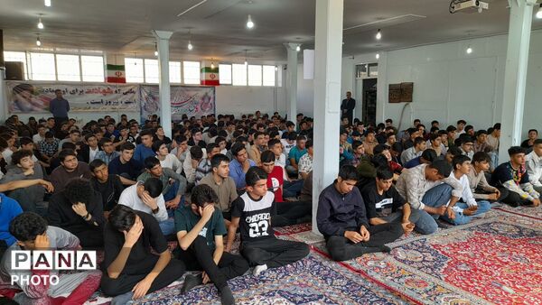 یادواره شهدای فرهنگی و دانش‌آموزی در دبیرستان آیت‌الله ملکوتی سراب