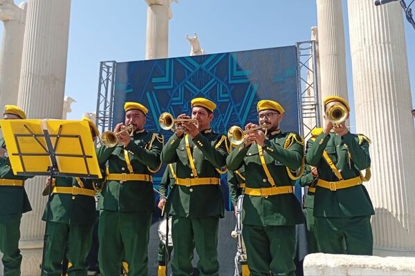 نخستین جشنواره موسیقی نظامی «ترنم مقاومت» در ملایر