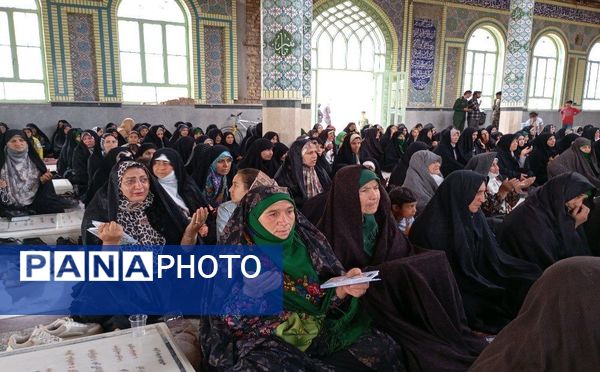 دعای روز عرفه در جوار گلزار شهدای شهر بار