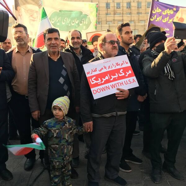 اصفهان یکصدا در میدان امام حسین(ع)