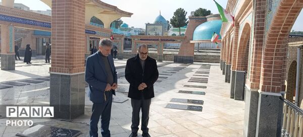 غبارروبی  مزارشهدای امامزاده سید عباس (س) بجنورد