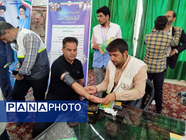 برپایی میز خدمت در کاشمر 