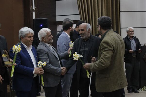 آیین نکوداشت معلمان پیشکسوت در گچساران