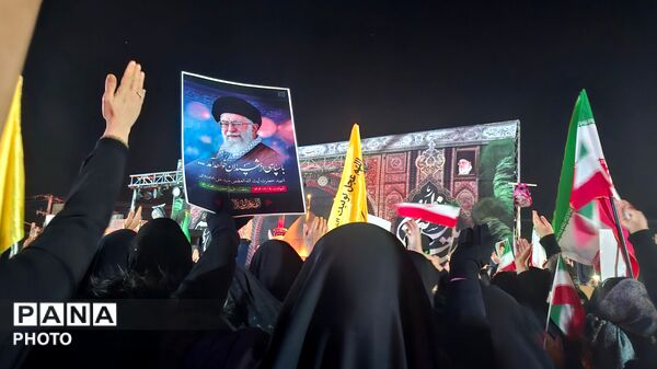 مردم فیروزآباد با حضور پرشور خود پیام مقاومت را فرستادند