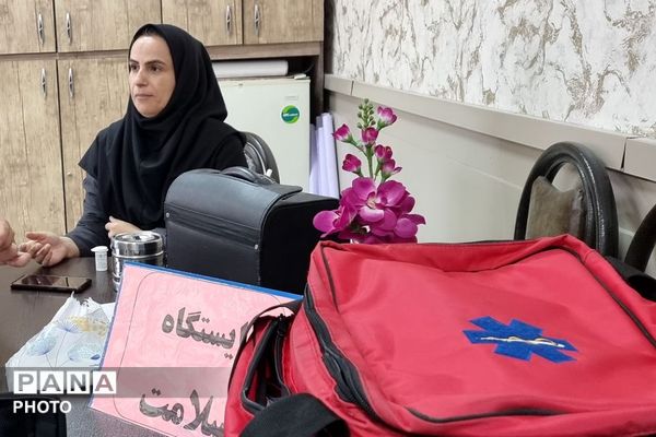 استقرار ایستگاه سلامت در اداره آموزش و پرورش کهریزک 