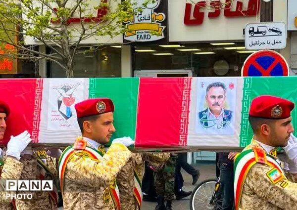 تشییع پیکر شهید مردمی جنگ‌رمضان‌ محرمعلی‌خالقی بر روی دستان مردم شهیدپرور زنجان‌‌