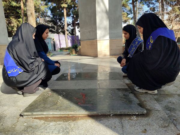 حضور اعضای هیات مرکزی انجمن اسلامی مدارس سملقان در مزار شهدای گمنام