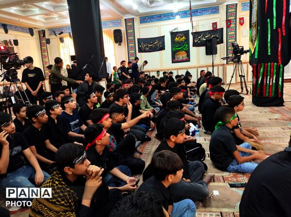 حضور پرشور دانش‌آموزان در چهاردهمین «احلی من‌العسل» بندرعباس