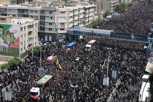 تشییع شهدای خدمت در تهران 