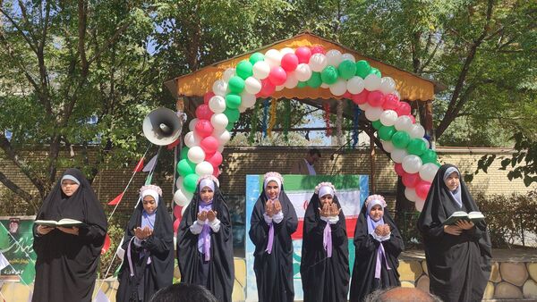 آیین نواختن زنگ مهر، ایثار و شهادت در دبستان شاهد حاج تقی آقا بزرگ ناحیه یک مشهد 
